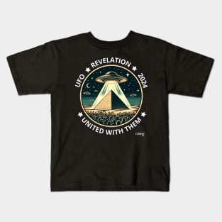 UFO/UAP Revelation: Space Invader at the Pyramids Kids T-Shirt